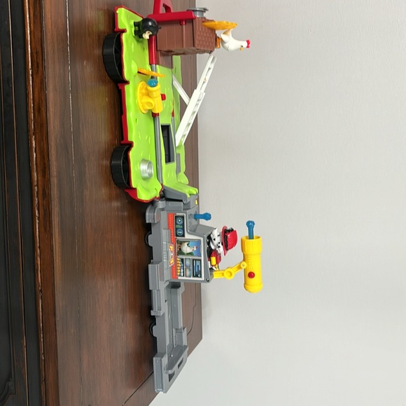 Paw Patrol Convertible Cars, Marshall and Chase - Picture 2 of 7